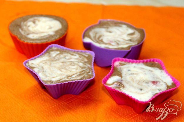фото рецепта: Клубничное творожное желе с йогуртом