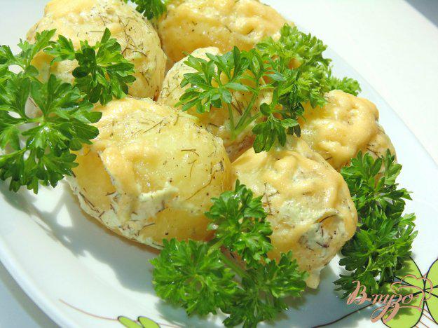 фото рецепта: Молодой картофель запеченный под сметанным соусом