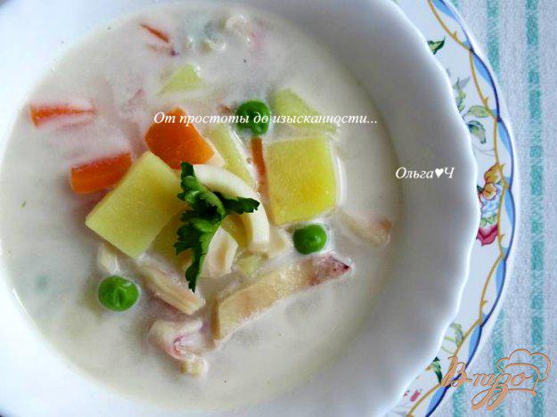фото рецепта: Сливочный суп с кальмарами