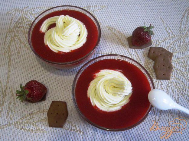фото рецепта: Десерт с клубникой и маскарпоне