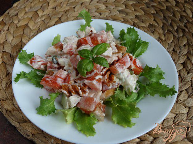 фото рецепта: Салат с курицей и салатом эндивий