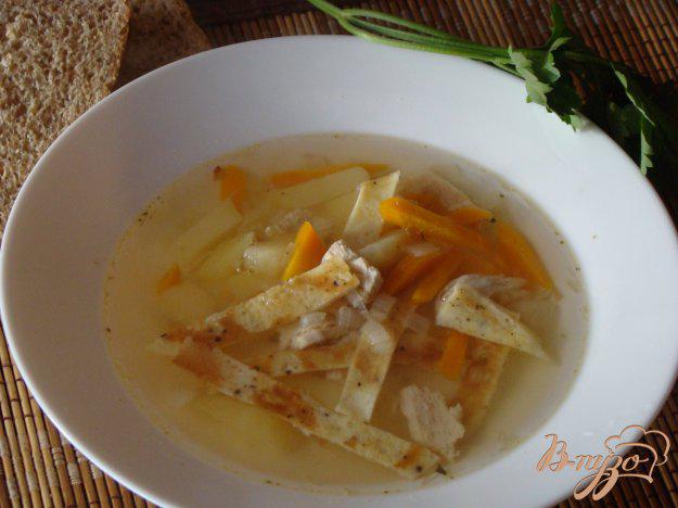фото рецепта: Куриный суп с яичным блином