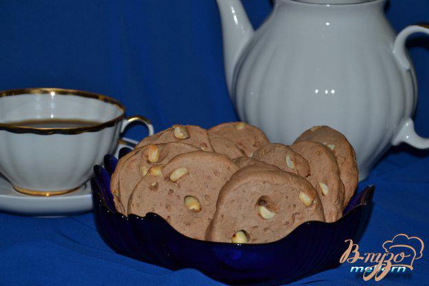 фото рецепта: Бананово-шоколадное печенье с арахисом