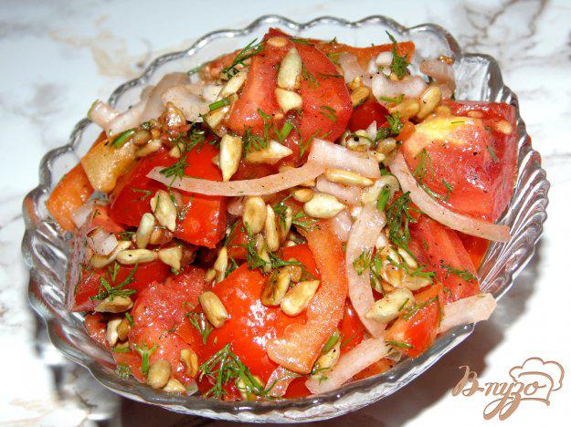 фото рецепта: Салат из помидоров с семечками