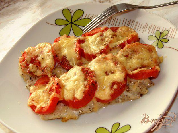 фото рецепта: Нототения запеченная под помидорами с сыром