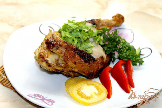 фото рецепта: Жареный цыпленок в мультиварке