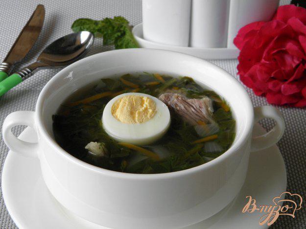 фото рецепта: Зеленый щавелевый суп с яйцом
