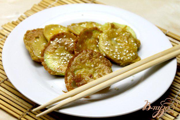 фото рецепта: Жаренные кабачки в кляре с добавлением соевого соуса