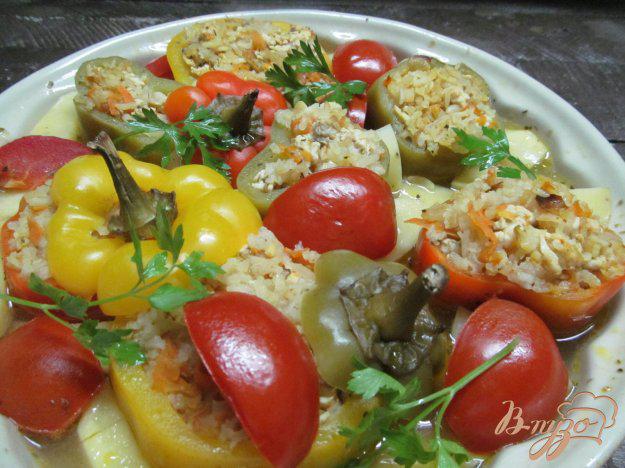 фото рецепта: Фаршированные перцы запеченные с овощами