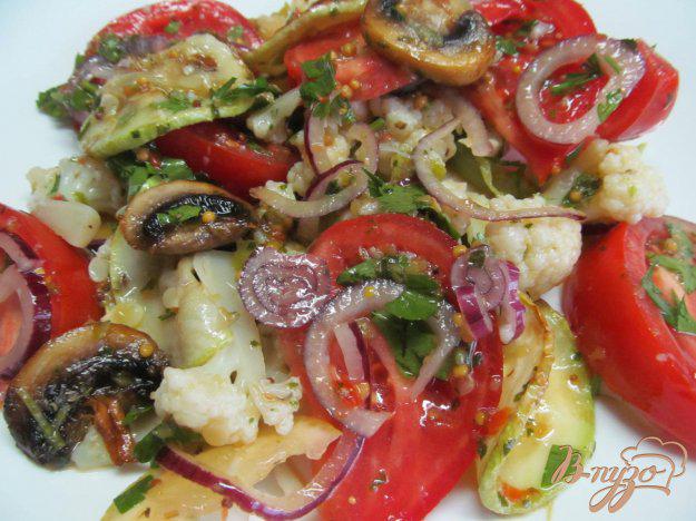 фото рецепта: Салат с цветной капустой и кабачком