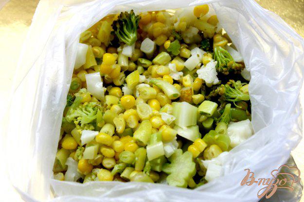 фото рецепта: Овощной микс из спаржевой фасоли, брокколи, цветной капусты и кукурузы в заготовку