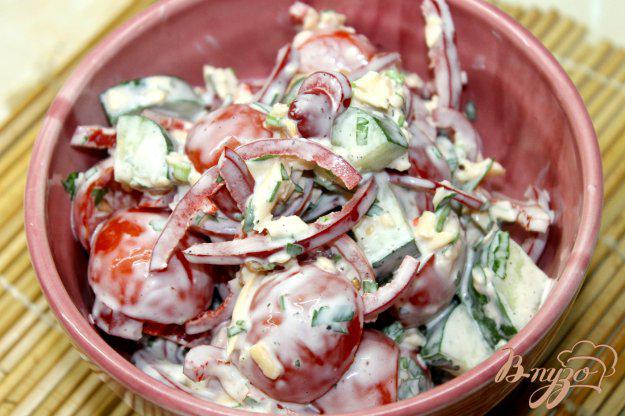 фото рецепта: Быстрый овощной салат с сыром