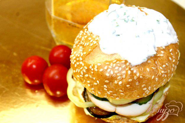 фото рецепта: Бургер с баклажаном и сыром