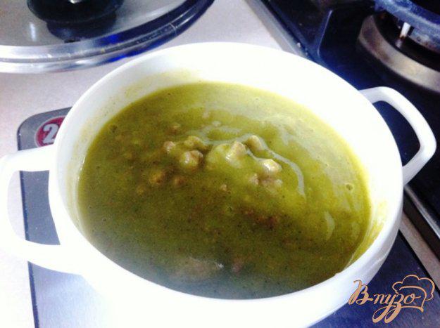 фото рецепта: Суп-пюре из брокколи с телятиной для деток
