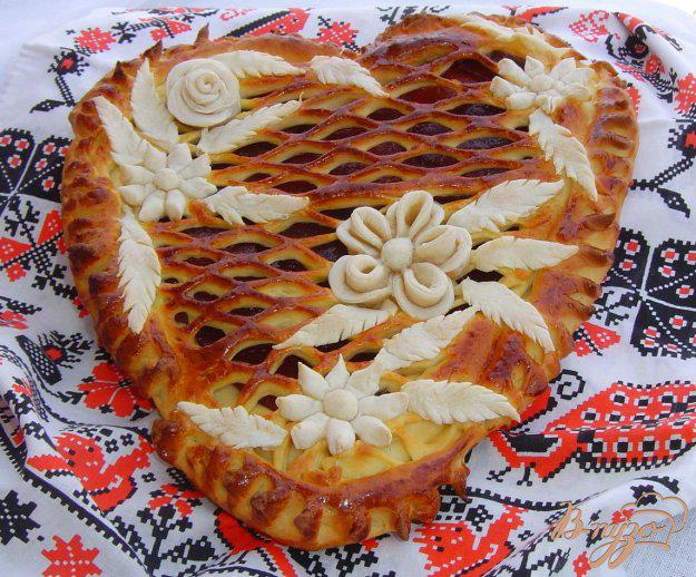 фото рецепта: Пирог с прессованным яблочным повидлом «Сердечный »