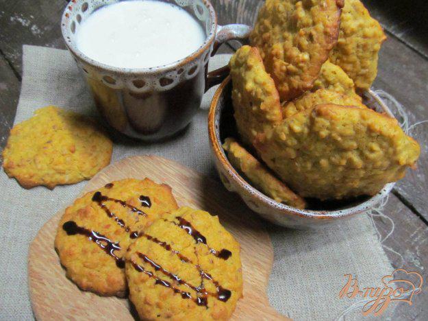 фото рецепта: Овсяное печенье с тыквой и арахисом