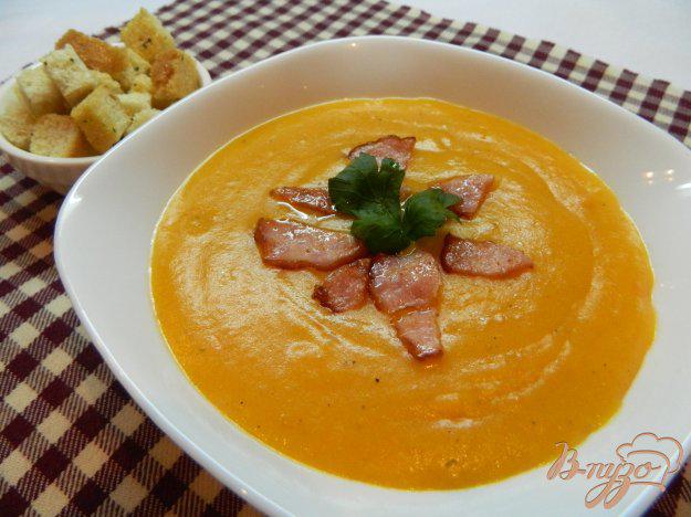 фото рецепта: Крем - суп из тыквы с балыком