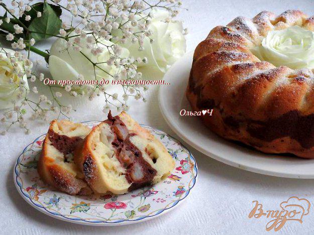 фото рецепта: Шарлотка с яблоками и шоколадным слоем