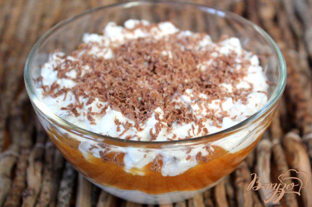 фото рецепта: Творожный десерт с абрикосовым пюре и орехами