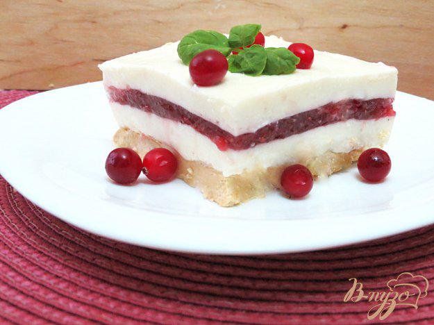 фото рецепта: Десерт сметанно-ягодный  (без выпечки)