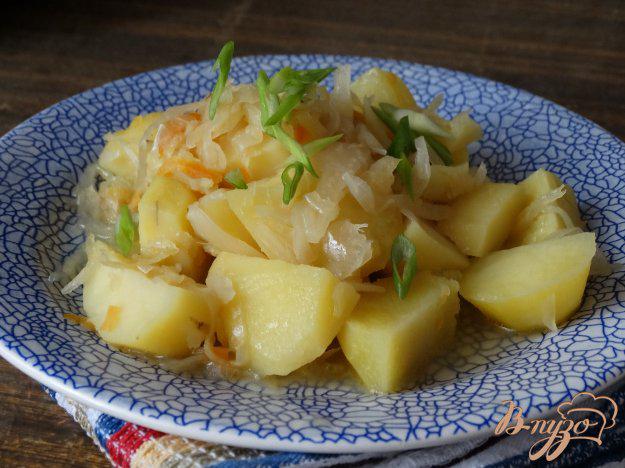 фото рецепта: Рагу из картофеля и квашеной капусты