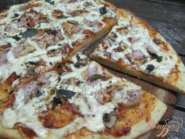 фото рецепта: Пицца с корейкой и грибами