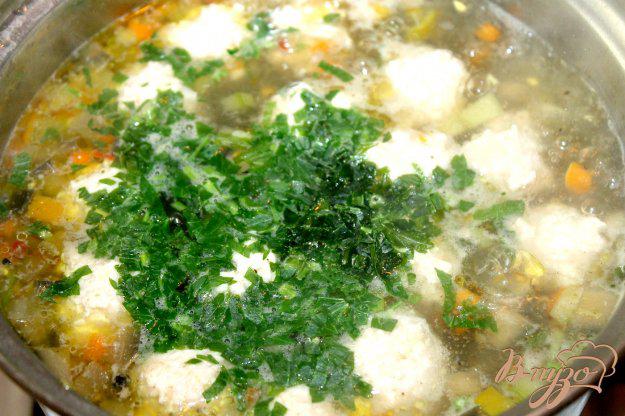 фото рецепта: Овощной суп с кукурузой и фрикадельками