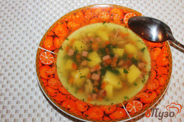 фото рецепта: Суп с колбасой и вермишелью на бульоне