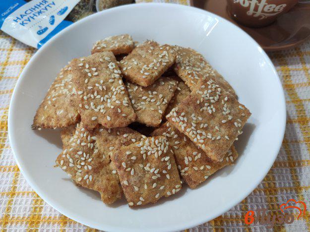фото рецепта: Соленое творожное печенье с кунжутом