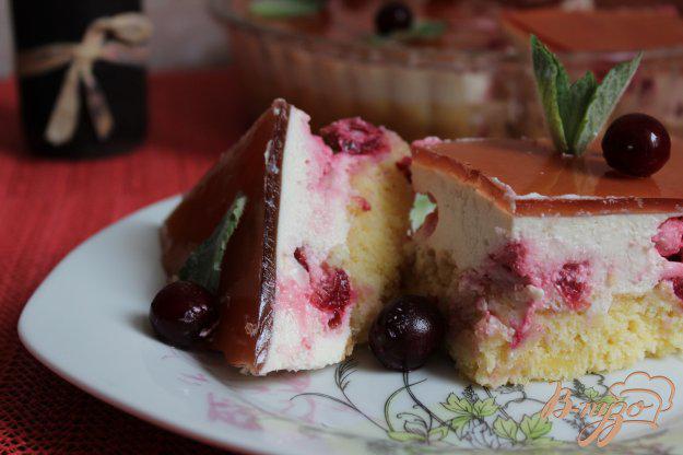 фото рецепта: Вишнево-творожный торт с желе