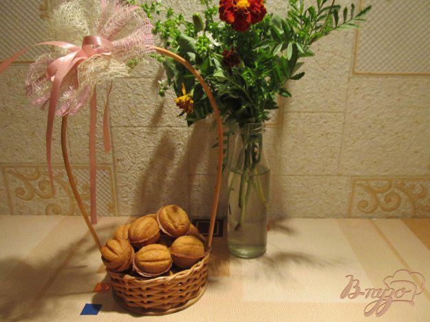 фото рецепта: Печенье «Орешки со сгущенкой»