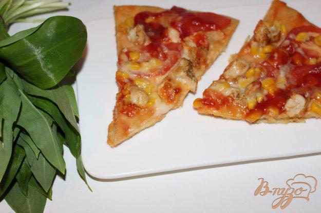 фото рецепта: Пицца с курицей на тонком тесте