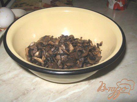 Фото приготовление рецепта: Оладьи кабачковые с грибами шаг №1