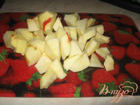 Фото приготовление рецепта: Каша рисовая с яблоками, корицей и изюмом. шаг №2
