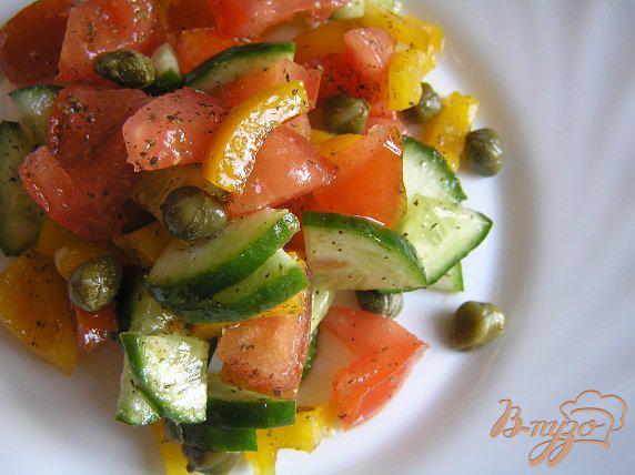 Фото приготовление рецепта: Овощной салат с каперсами шаг №4