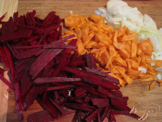 Фото приготовление рецепта: Теплый свекольно-морковный салат. шаг №1