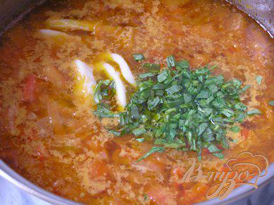 Фото приготовление рецепта: Суп с кальмарами и эстрагоном шаг №7
