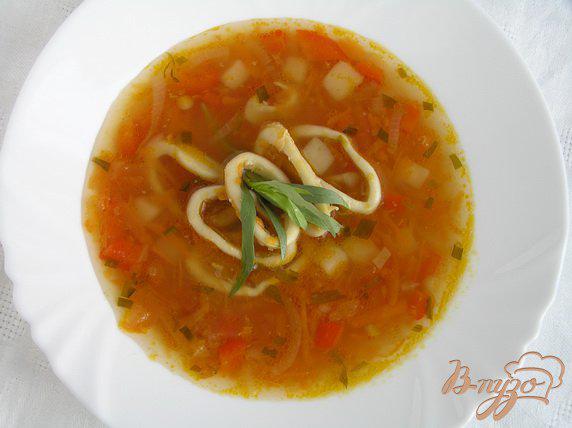 Фото приготовление рецепта: Суп с кальмарами и эстрагоном шаг №9