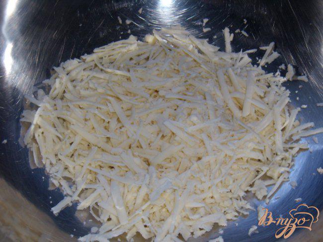Фото приготовление рецепта: Вкусный сырный пирог шаг №1