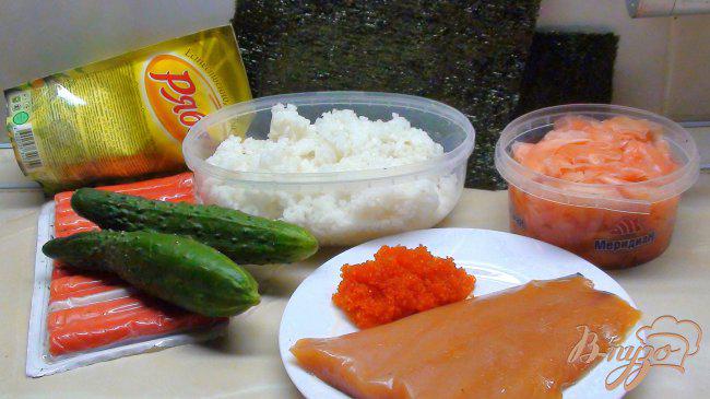 Фото приготовление рецепта: «Роллы» Калифорния (для тех, кто не умеет их «крутить»). Салат с рисом и рыбой. шаг №1
