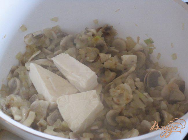 Фото приготовление рецепта: Быстрый грибной суп. шаг №4