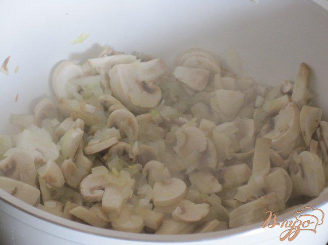 Фото приготовление рецепта: Быстрый грибной суп. шаг №3