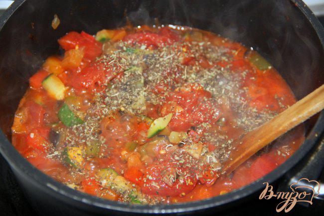 Фото приготовление рецепта: Спагетти под овощным Bolognese шаг №3