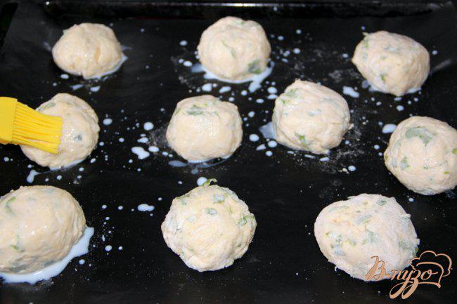 Фото приготовление рецепта: Булочки с сыром по мотивам «Cheese-scones» шаг №4