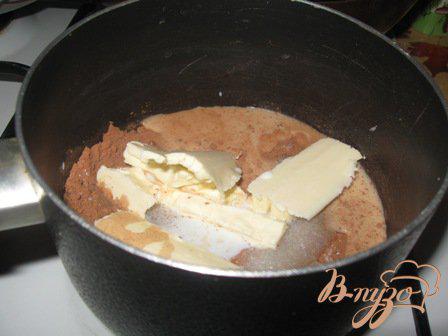 Фото приготовление рецепта: Кекс «Вишня в шоколаде» шаг №5