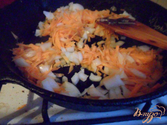 Фото приготовление рецепта: Щи из квашеной капусты с картофелем «Отцовские» шаг №5
