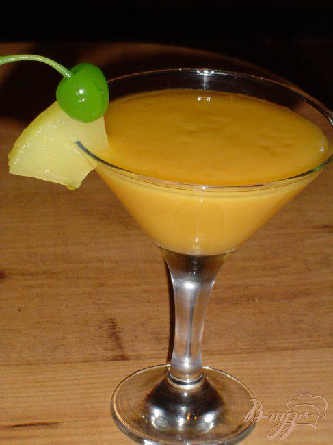 Фото приготовление рецепта: Коктейль «Персиково - ананасовое наслаждение» шаг №2