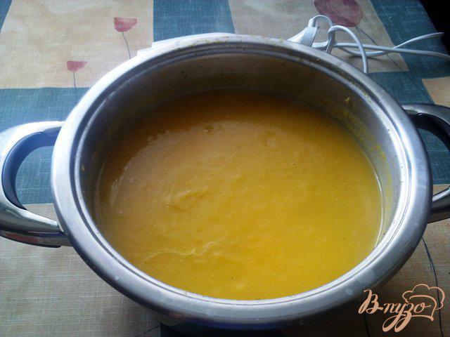 Фото приготовление рецепта: Суп-пюре из тыквы шаг №6
