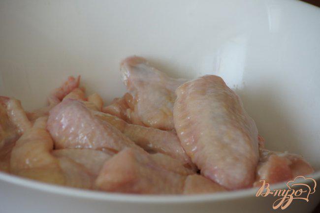 Фото приготовление рецепта: Куриные крылышки в мятно-йогуртовом маринаде шаг №1