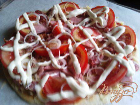 Фото приготовление рецепта: Пицца «Uno momento» шаг №5